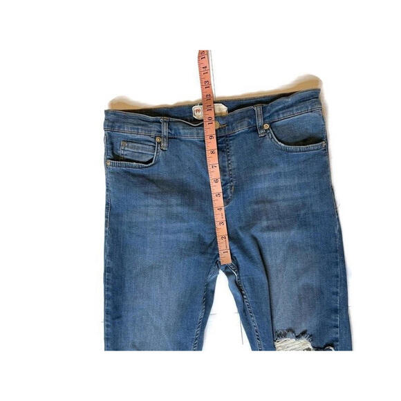 Free People Jeans Womens Blue Ankle Skinny Distressed Raw Hem Medium Wash 29R - Picture 8 of 9